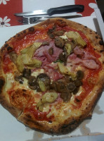 Pizzeria Vesuvio food