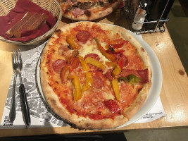 Pizzeria Oke food