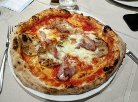 Pizzeria Tramonti food