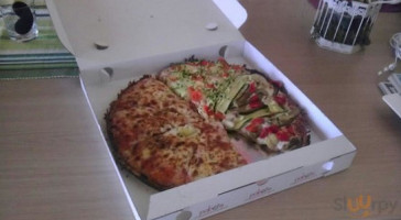 Pabo's Pizza inside