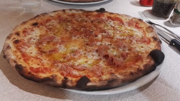 Pizzaria La Torre food