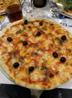 Pizzera Civoleva food