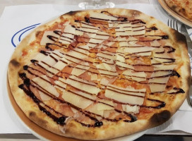 Pizzera Civoleva food