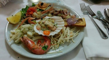 Lo Scoglio food