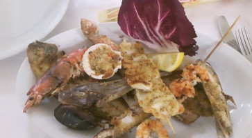 Lo Scoglio food