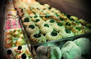 Mary Lou Pasticceria food