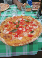 Pizzeria Brusarul food