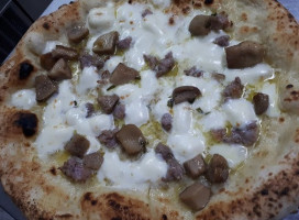 E Pizzeria Da Pietro food