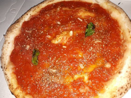 E Pizzeria Da Pietro food