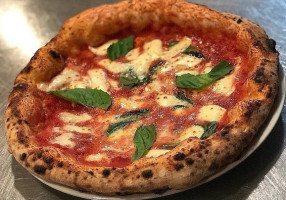 Il Tritello Pizzeria E Vineria food