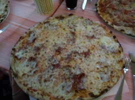 Pizzeria La Rocca food