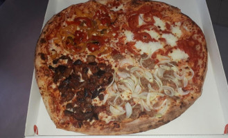 Pizza Zelig food
