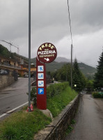 Pizzeria Prese' outside