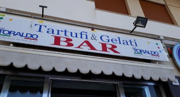 Tartufi E Gelati food