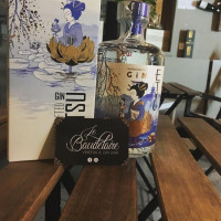 Le Baudelaire Wine Gin food