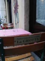 Osteria La Grotta outside