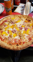 Mondo Pizza food