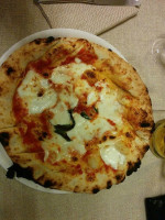 Pizzeria Vesuvio food