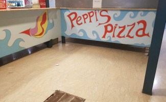 Peppi's Pizza outside