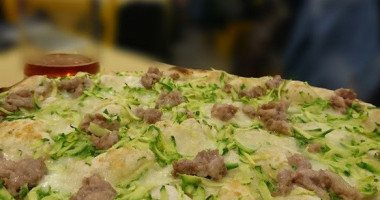 Pizza Trilussa food