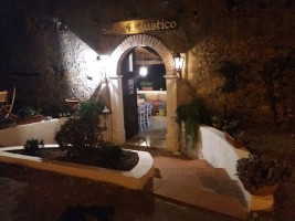 Il Rustico outside