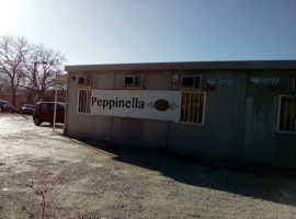 Peppinella outside