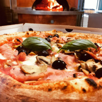 Italy Pizzeria E Rosticceria Verace food