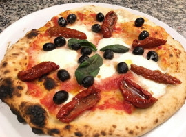 Qui Si Pizza Da Gianni food