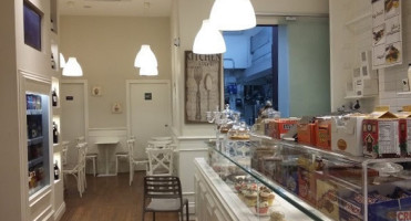 Sisters' Bakery inside