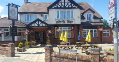 The Royal Oak outside