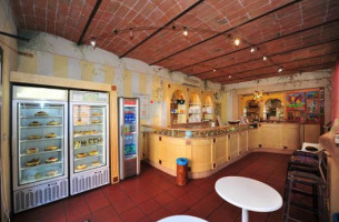 Gelateria Pilucco inside