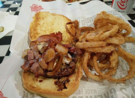 Fuddruckers food