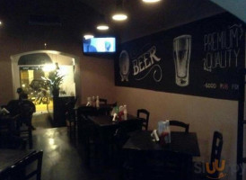 King's Pub E Birreria inside