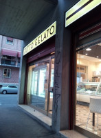 Tutto Gelato outside