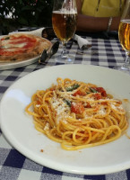 Pizzeria E Vesuvio food