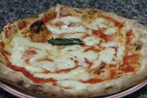 Pizzeria E Vesuvio food