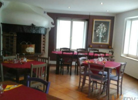 Osteria Con Cucina Borc Dai Cucs inside