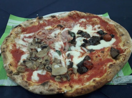 Cibus Pizza E Trattoria food