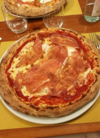 Pizzeria Santa Chiara food