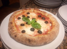 Pizzeria Santa Chiara food