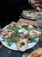 Hera Hora Pizzeria food