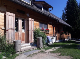 Rifugio Gortani outside