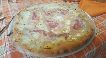 Pizzeria La Volpe food