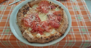 Pizzeria La Volpe food