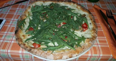 Pizzeria La Volpe food