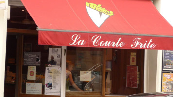 La Courte Frite outside