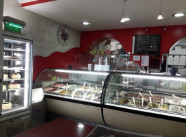 Gelateria Pisano inside