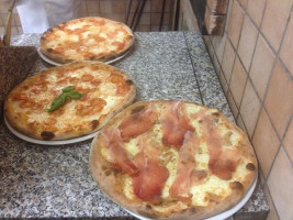 Pizzeria Vaccaro food