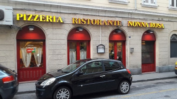 Pizzeria Nonna Rosa outside