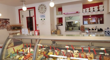 Gelateria La Neve Nel Bicchiere inside